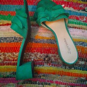 Like new green open toe mules/sandals